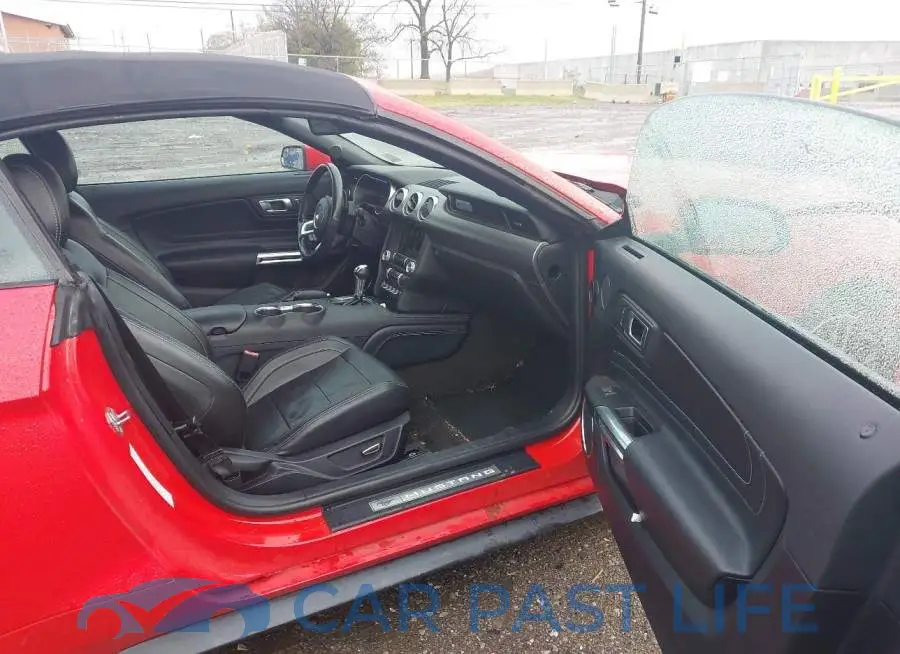1FATP8UH6J5136375# 5