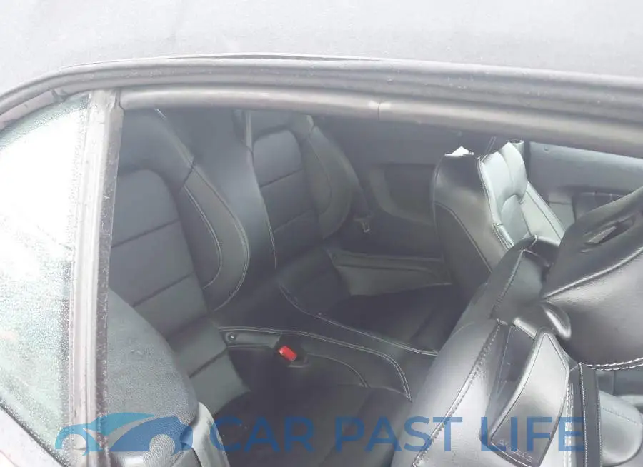 1FATP8UH6J5136375# 8
