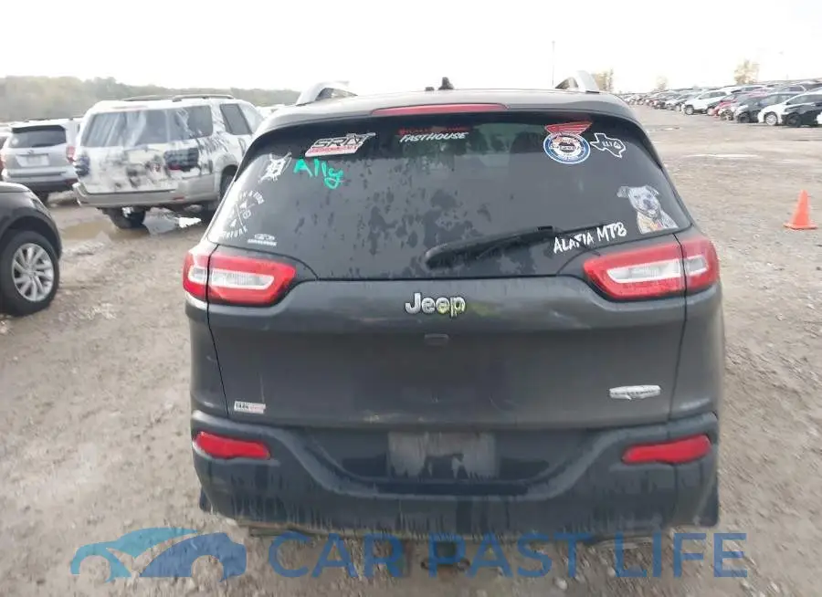 1C4PJLCS9FW770679# 16
