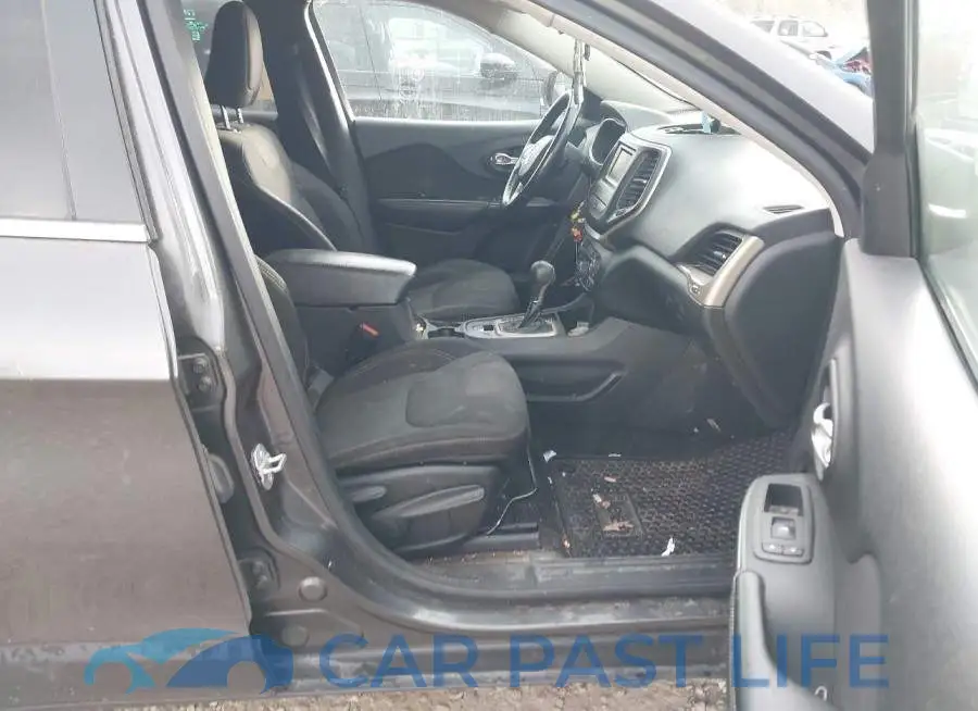 1C4PJLCS9FW770679# 5