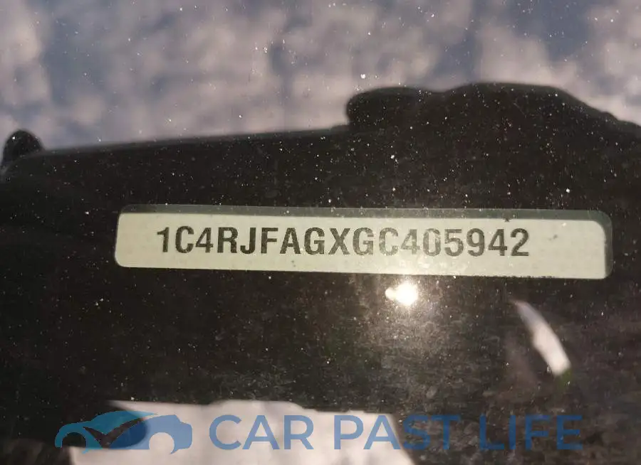 1C4RJFAGXGC405942# 17