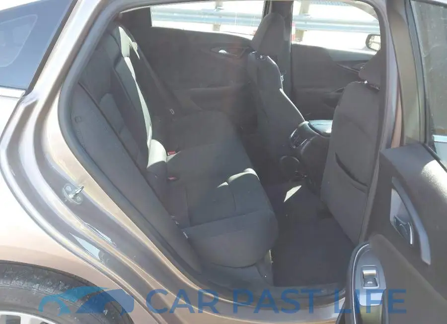 1G1ZD5ST3JF126392# 8