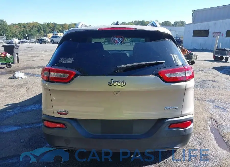 1C4PJLCB7FW611434# 16