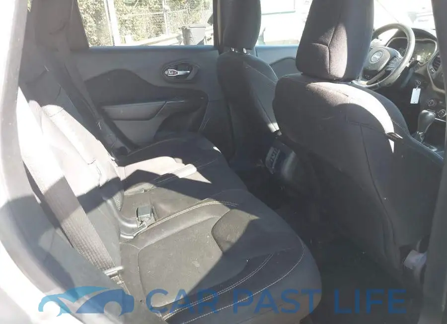 1C4PJLCB7FW611434# 8