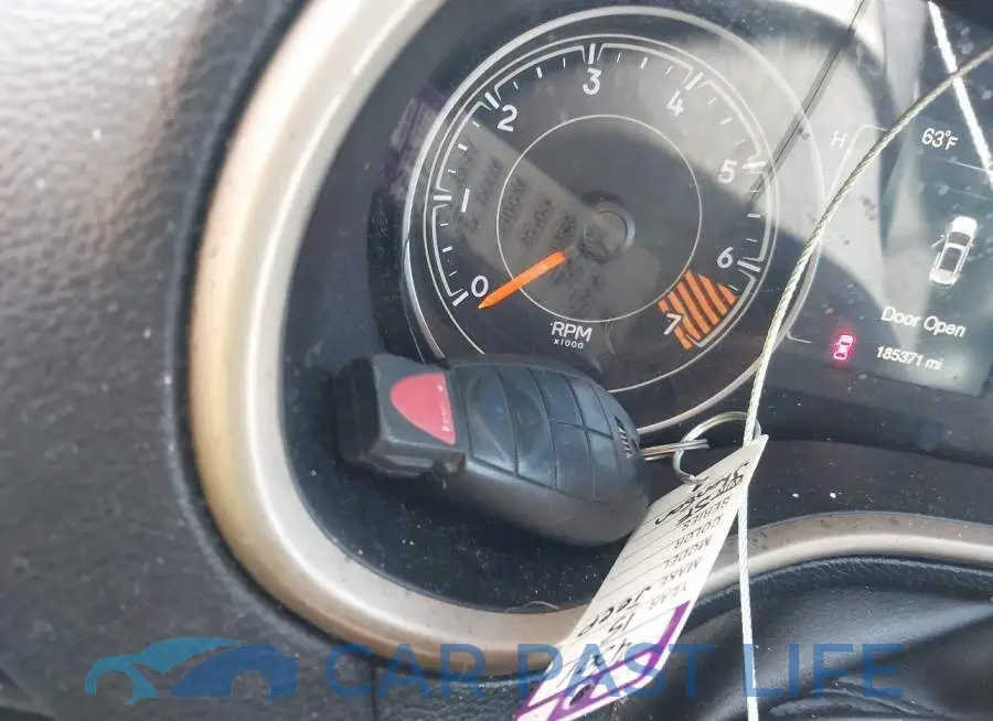 1C4PJLCB7FW611434# 11