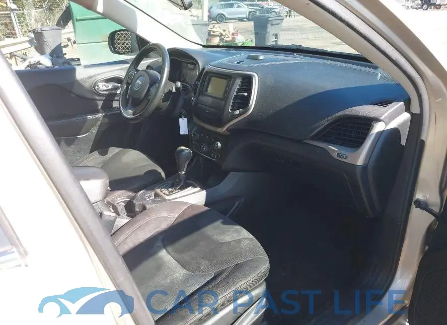 1C4PJLCB7FW611434# 5