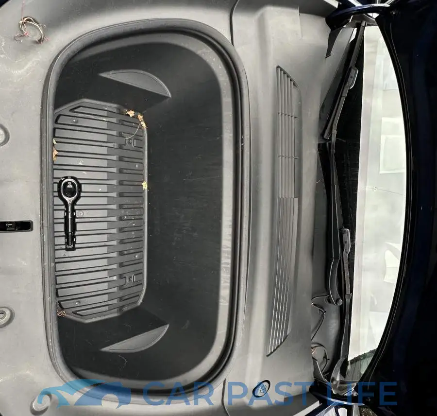 5YJ3E1EB1JF119421# 9
