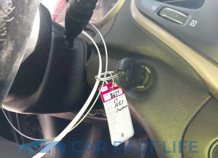 1C4PJLCB7HW592175# 11