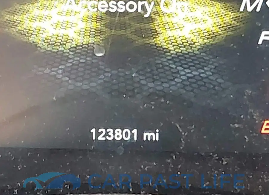 2C3CDXBG6GH292672# 16