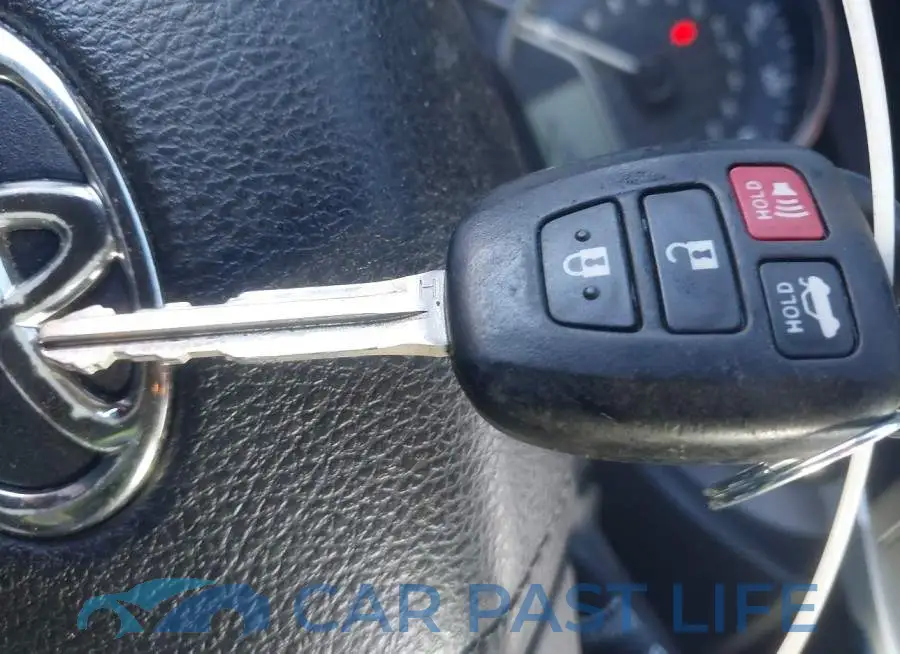 2T1BURHE1FC374424# 11