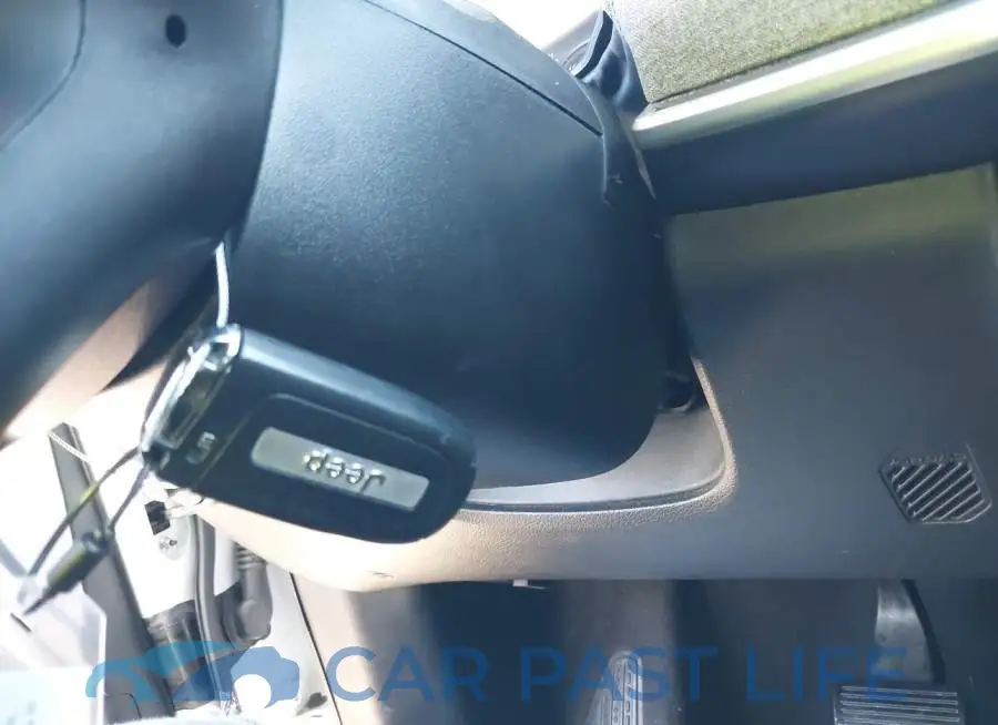 3C4NJDBN8RT109650# 11