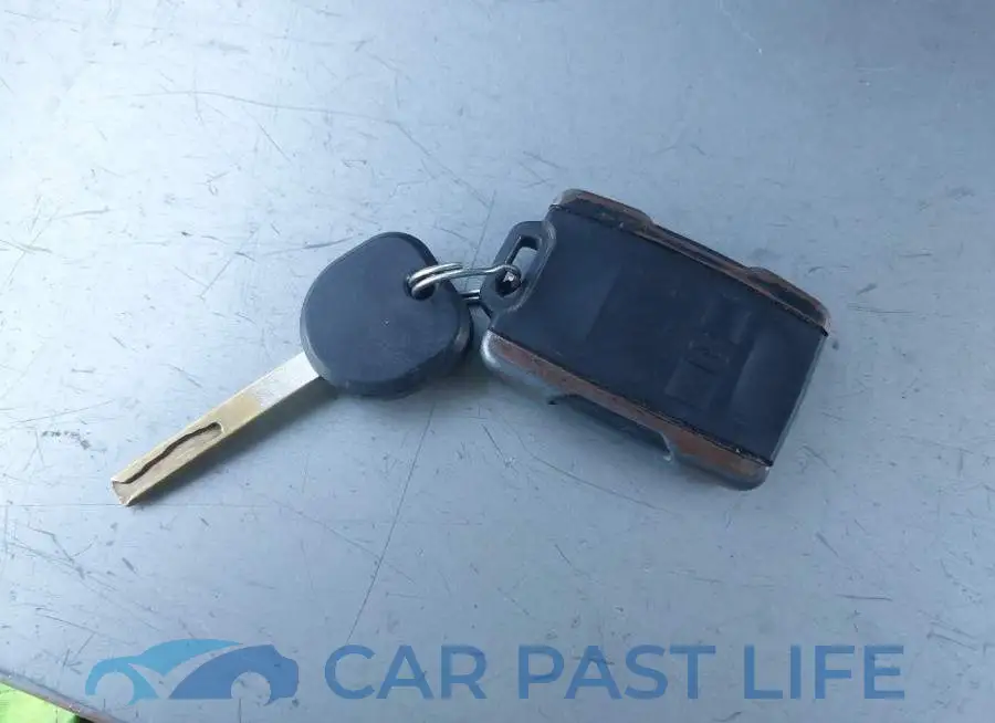 1GCHSBENXJ1233330# 11