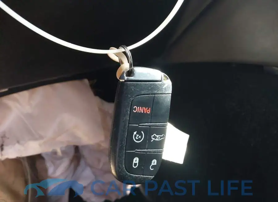 2C3CDXGJXKH650689# 11
