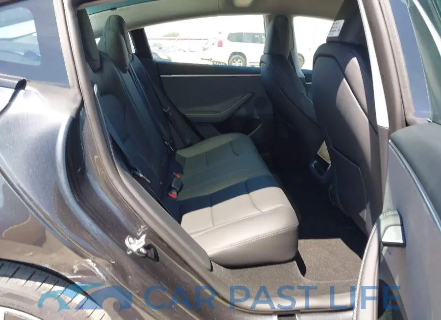 5YJ3E1EAXSF038636# 8