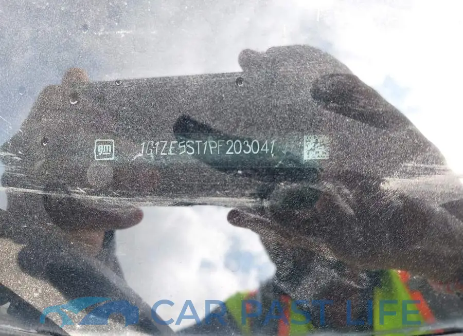 1G1ZE5ST1PF203041# 9
