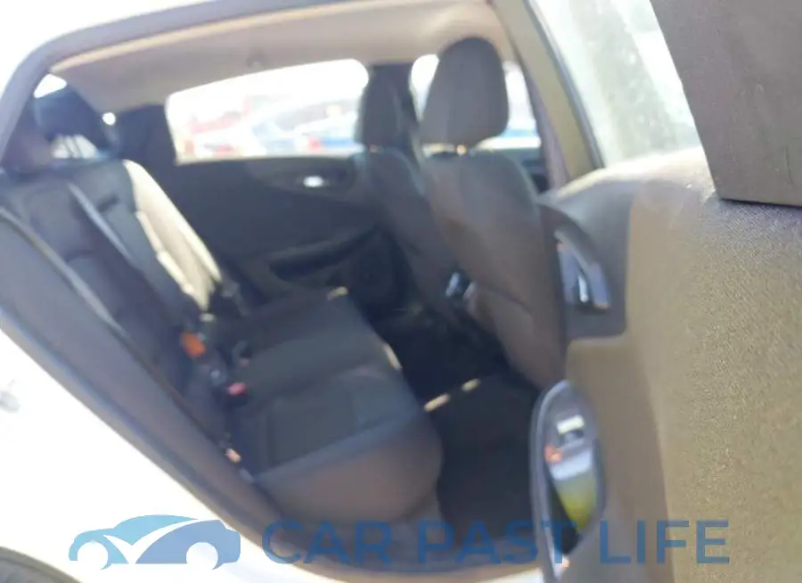 1G1ZD5STXNF117324# 8