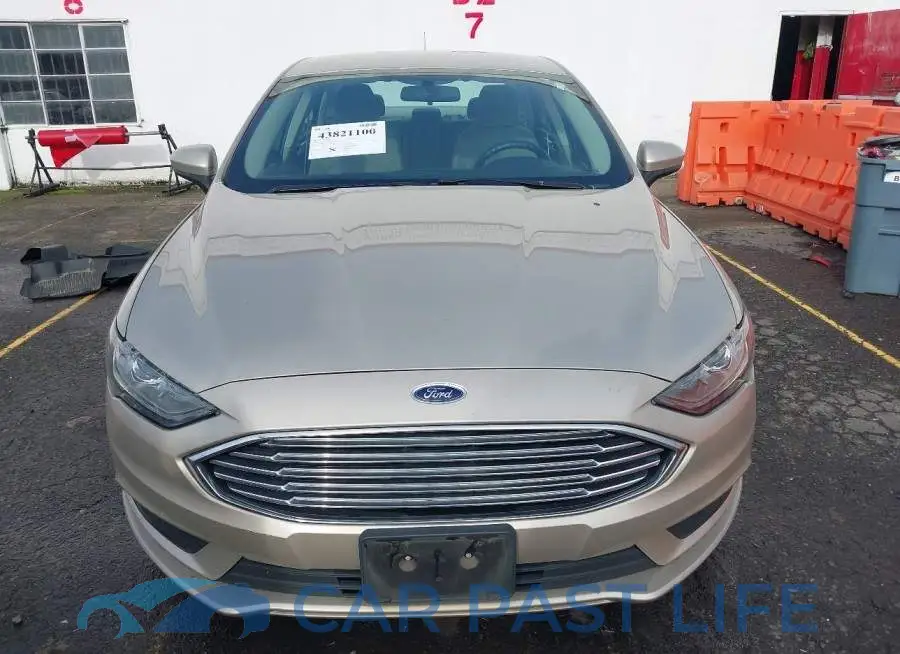 3FA6P0H7XJR156819# 12