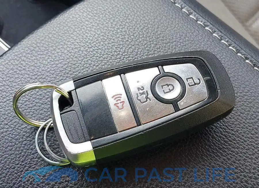 3FA6P0H7XJR156819# 11