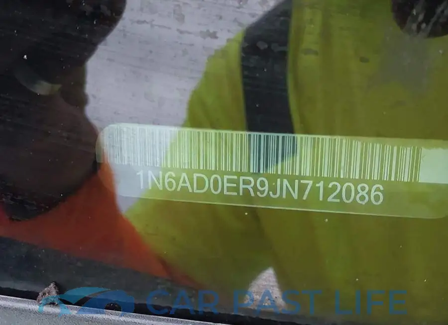 1N6AD0ER9JN712086# 9