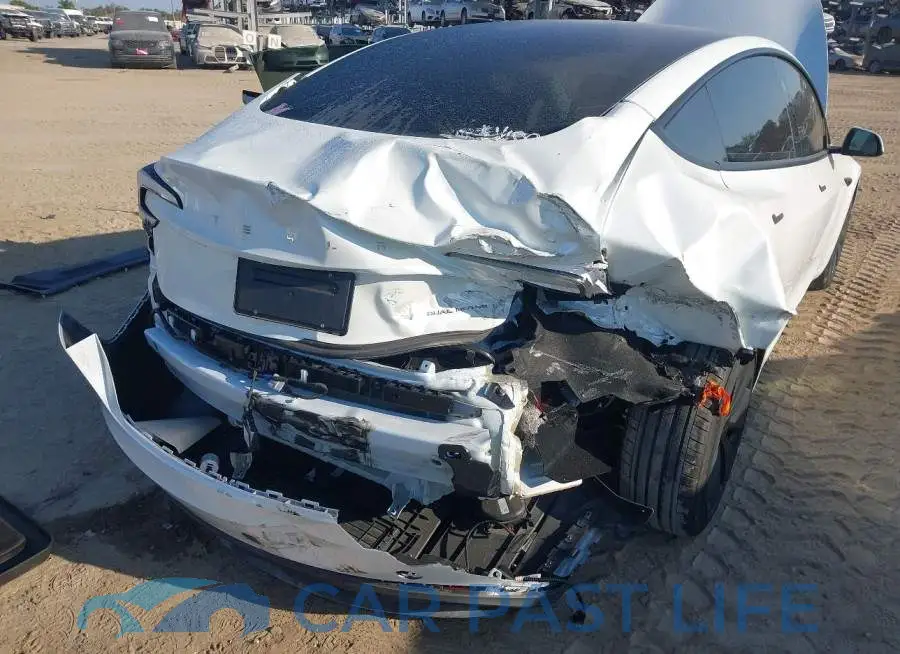 5YJ3E1EB5SF888425# 6