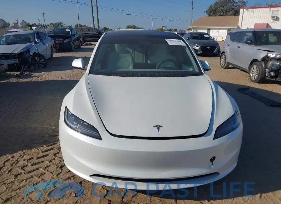5YJ3E1EB5SF888425# 12