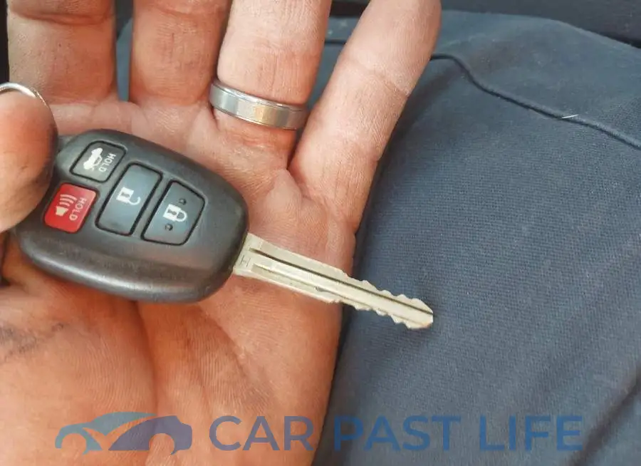 2T1BURHE7HC827593# 11