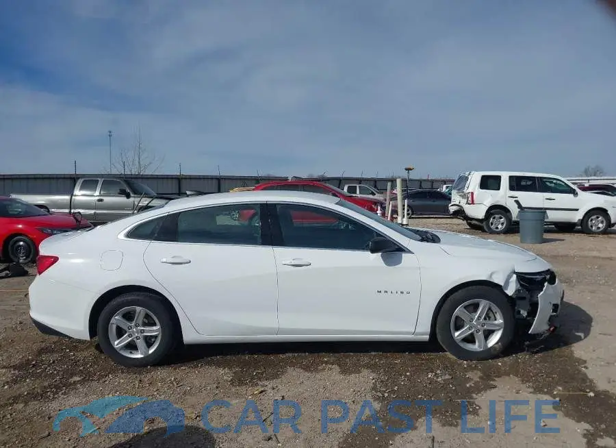 1G1ZB5ST3NF151370# 13