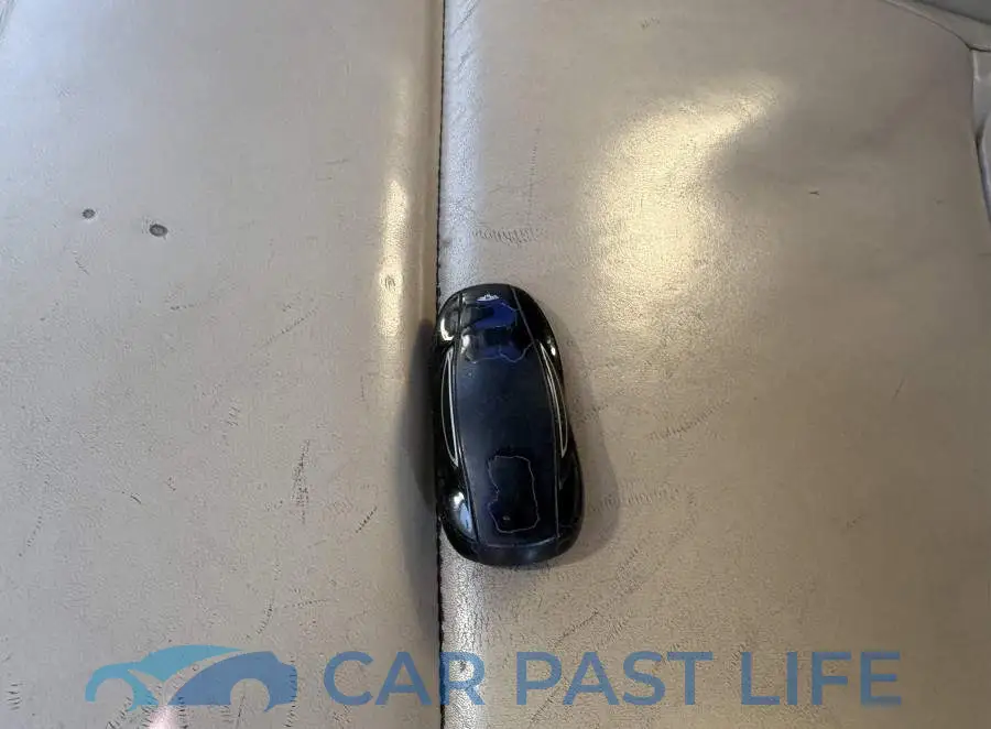 5YJSA1E21GF156369# 11