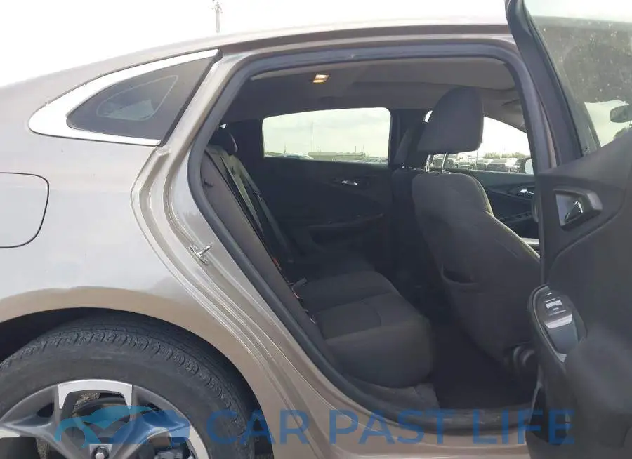 1G1ZD5ST2PF244586# 8