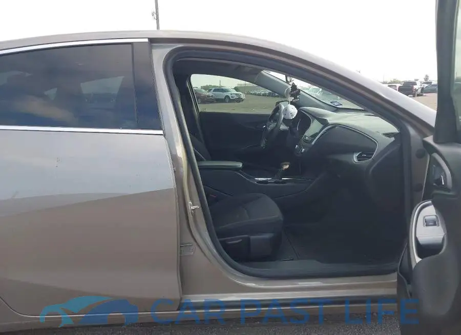 1G1ZD5ST2PF244586# 5
