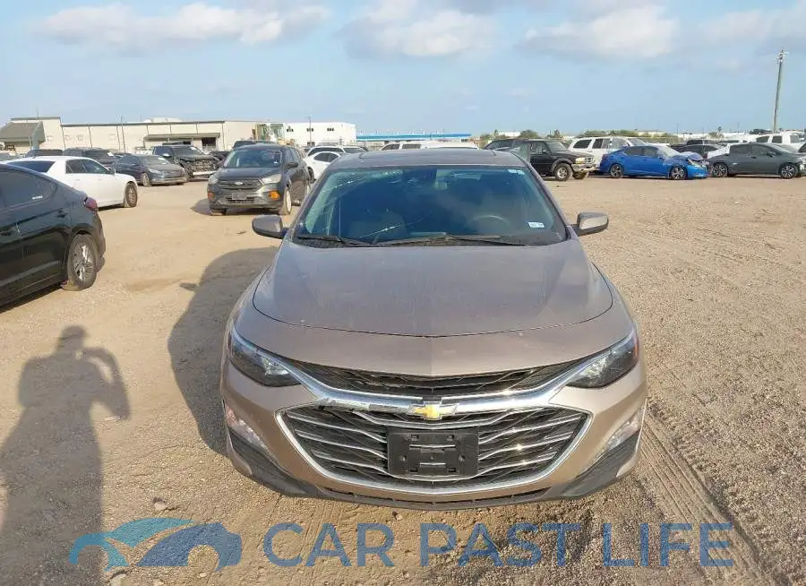 1G1ZD5ST2PF244586# 12
