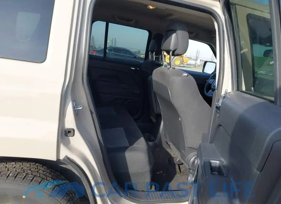 1C4NJRBB8HD194951# 8