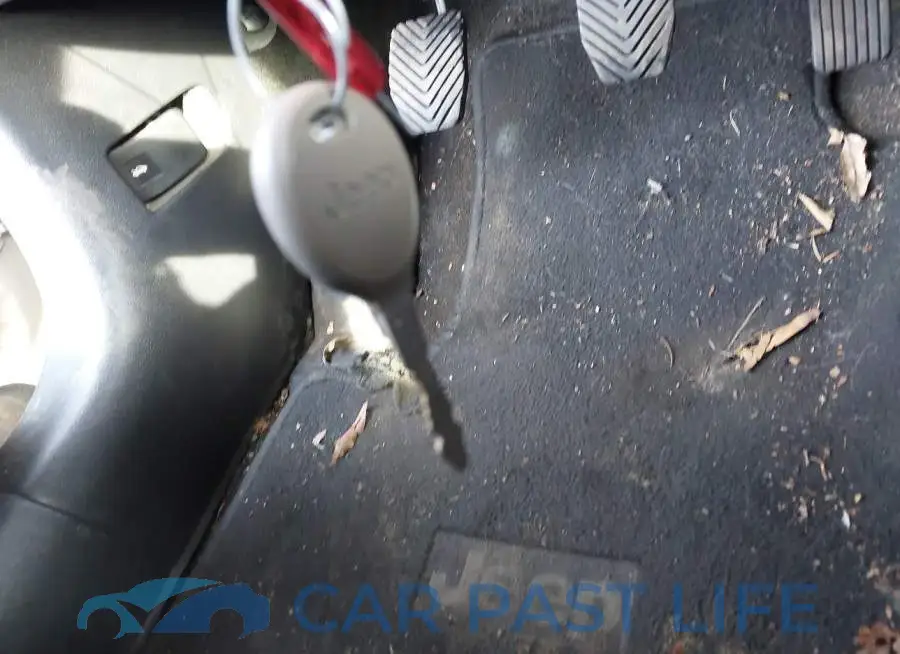 1C4NJRBB8HD194951# 11