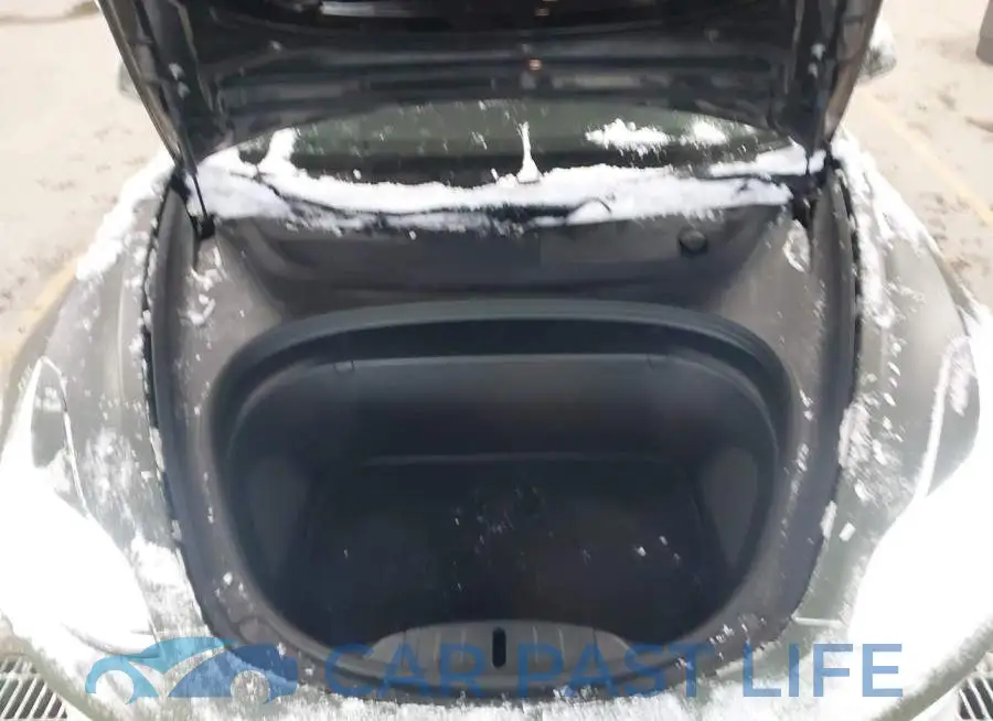 5YJ3E1EB9KF214049# 10