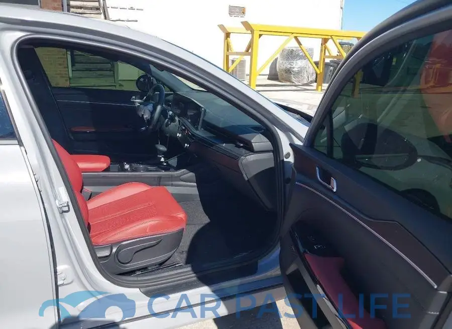 KNAG64J73T5409663# 5