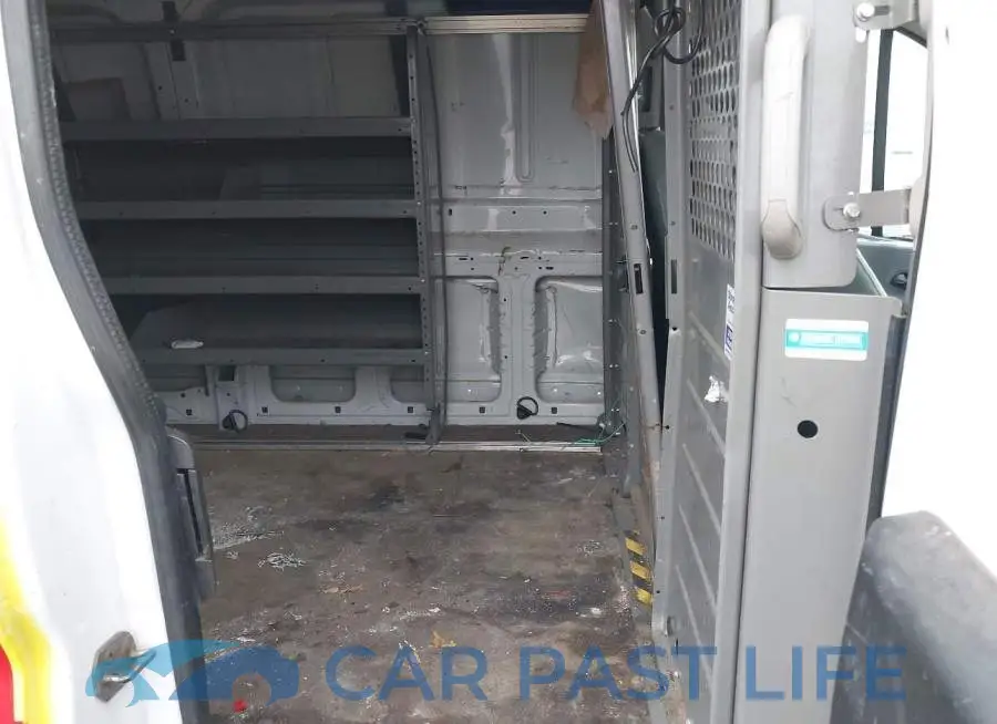 1FTYR2ZM5HKB20001# 8