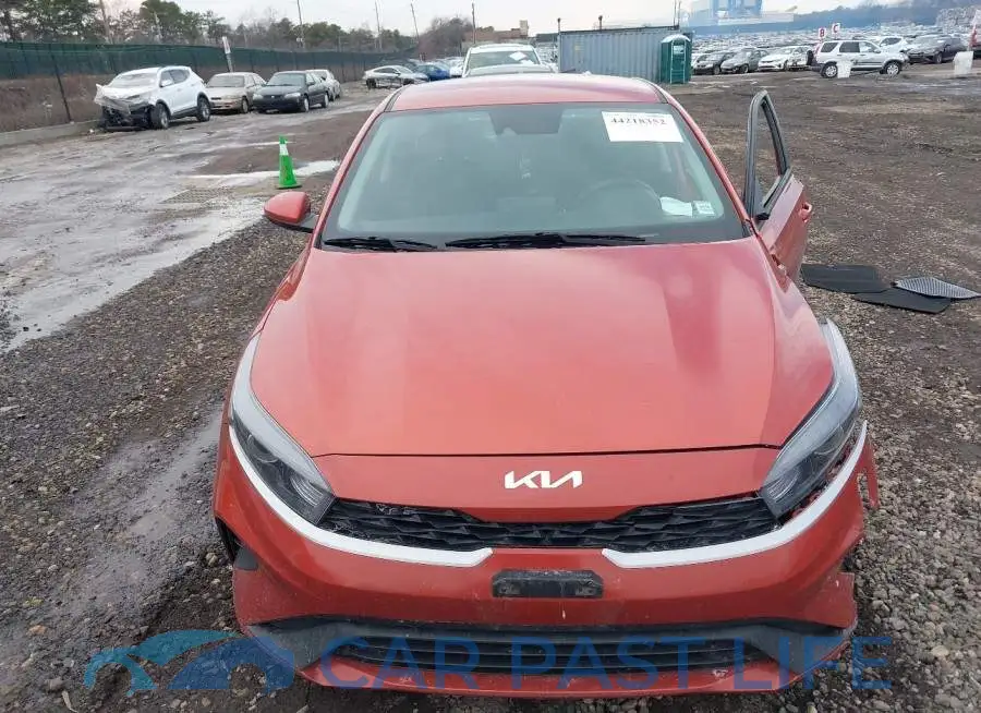 3KPF24AD3PE583131# 12
