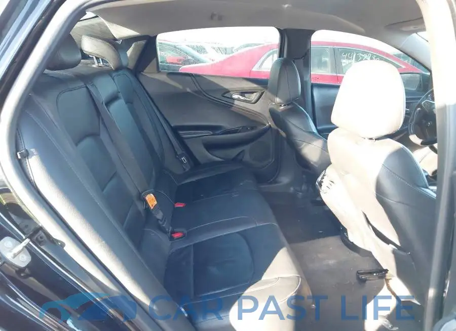 1G1ZD5ST0JF182421# 8