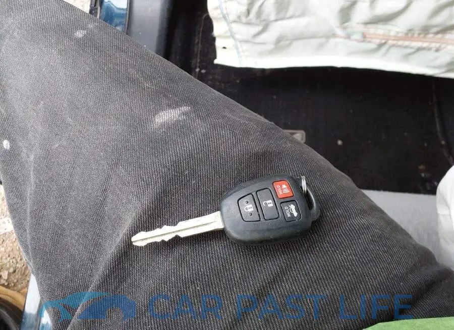 2T1BURHE8HC869691# 11
