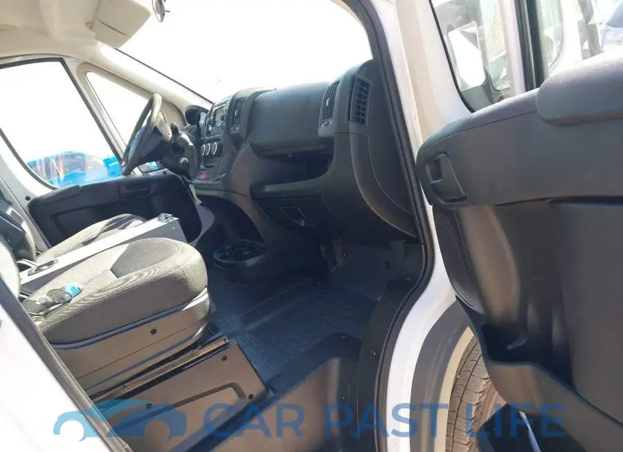3C6TRVAGXGE101048# 5