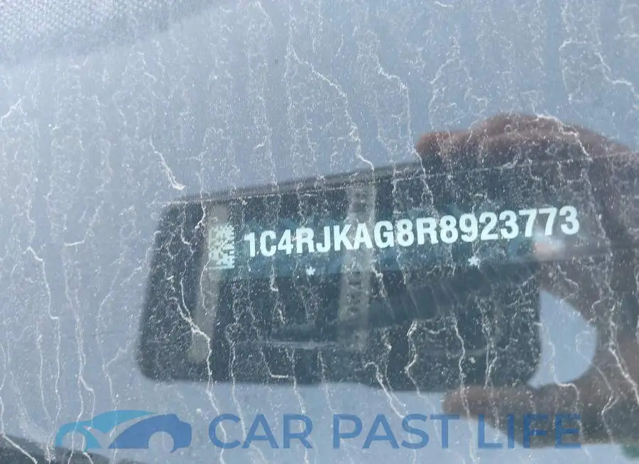 1C4RJKAG8R8923773# 9