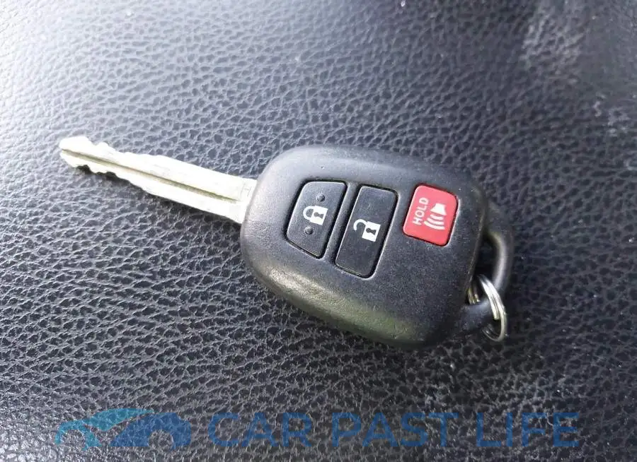2T3ZFREV0GW245045# 11