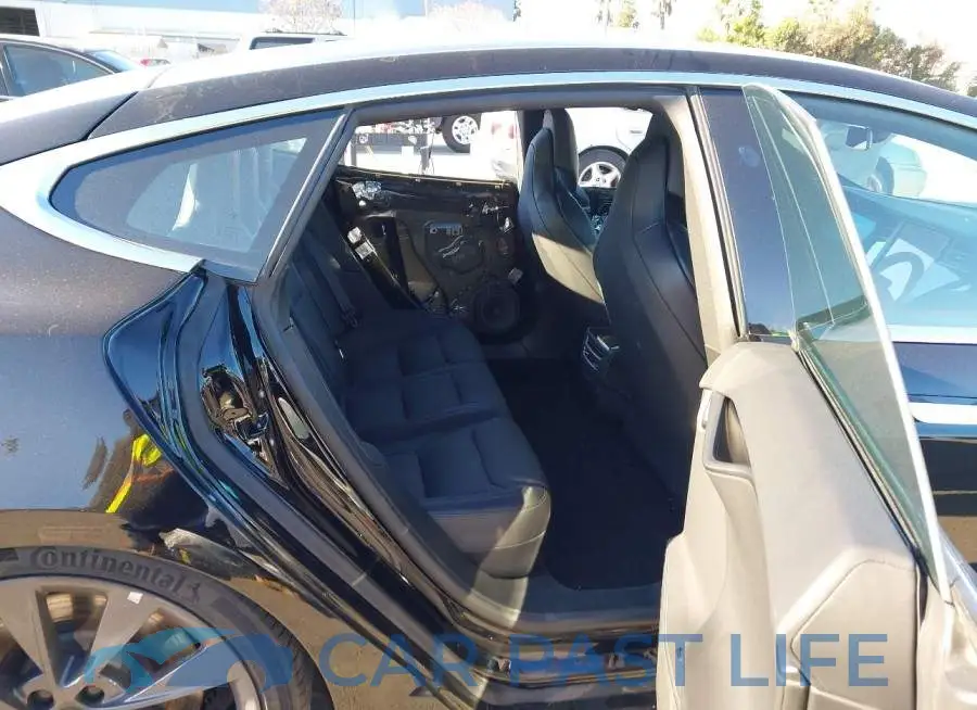 5YJSA1E29JF281563# 8
