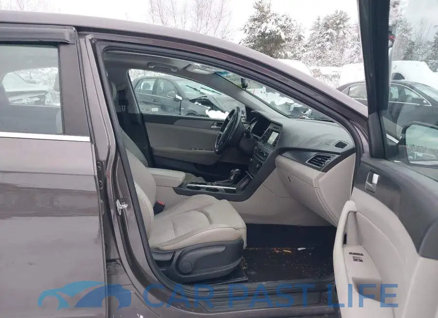 5NPE34AF4HH561193# 5