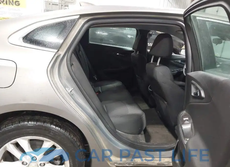 1G1ZD5ST6JF131716# 8