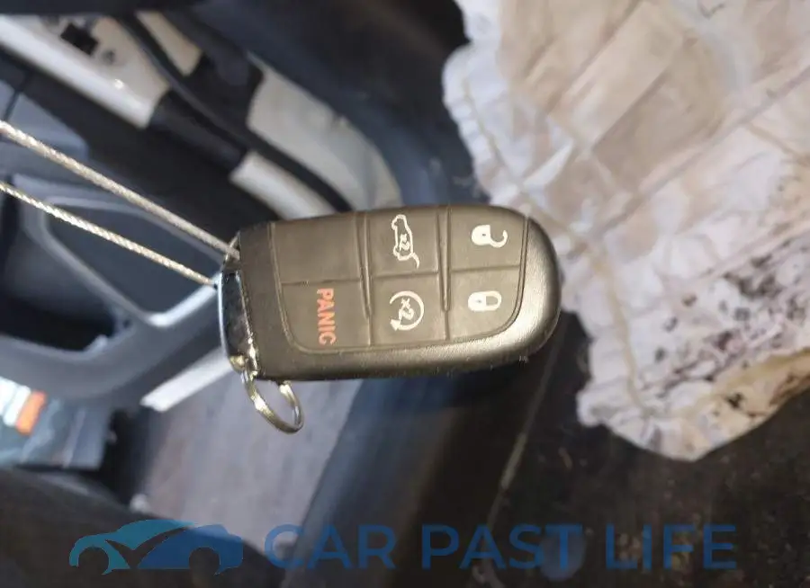 3C4NJDEB5MT537590# 11