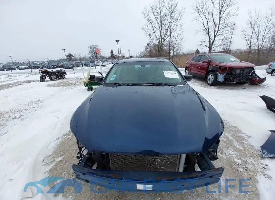 1FAHP2D81HG125690# 12