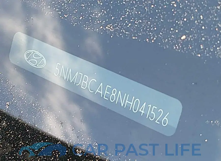 5NMJBCAE8NH041526# 9