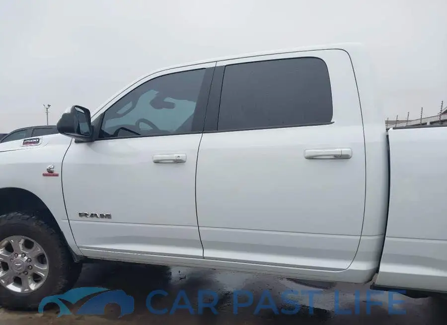 3C6UR5DL3NG382172# 15