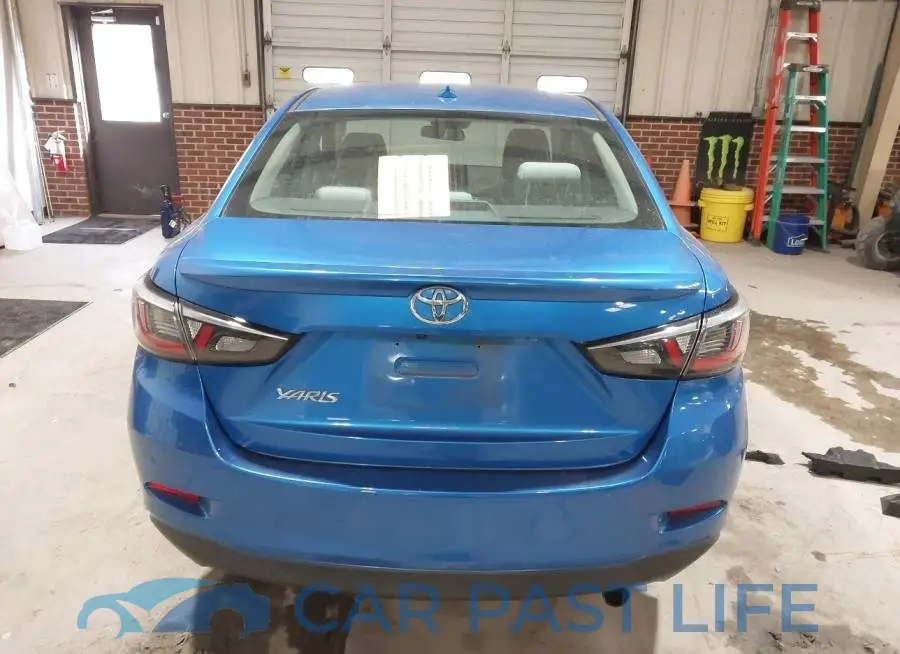 3MYDLBYV8KY501989# 16